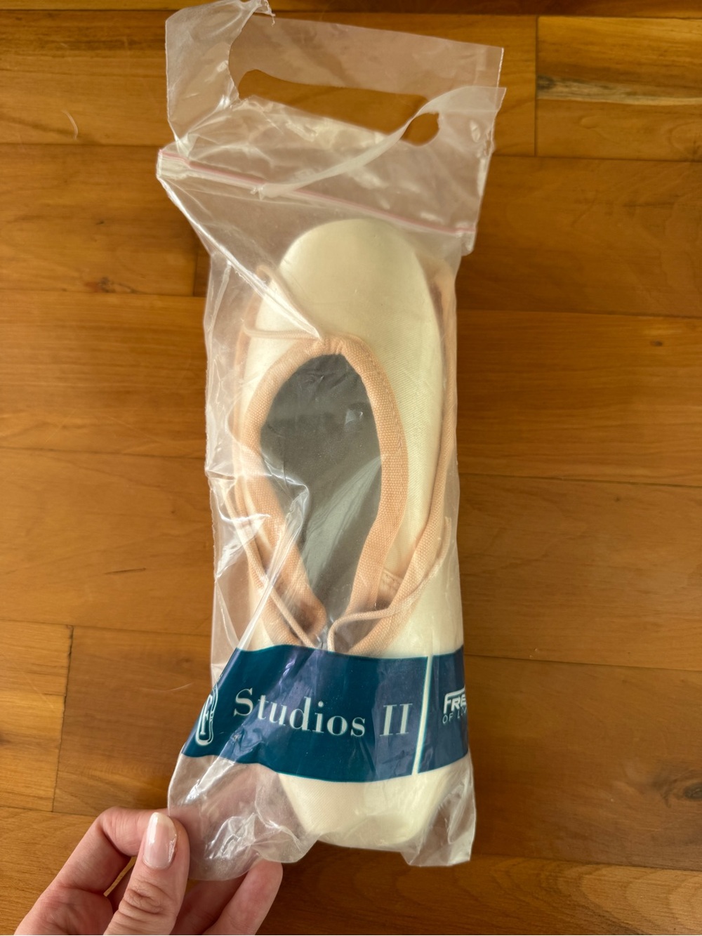 Freed Studios II Pointe Shoes - MED 6.5C